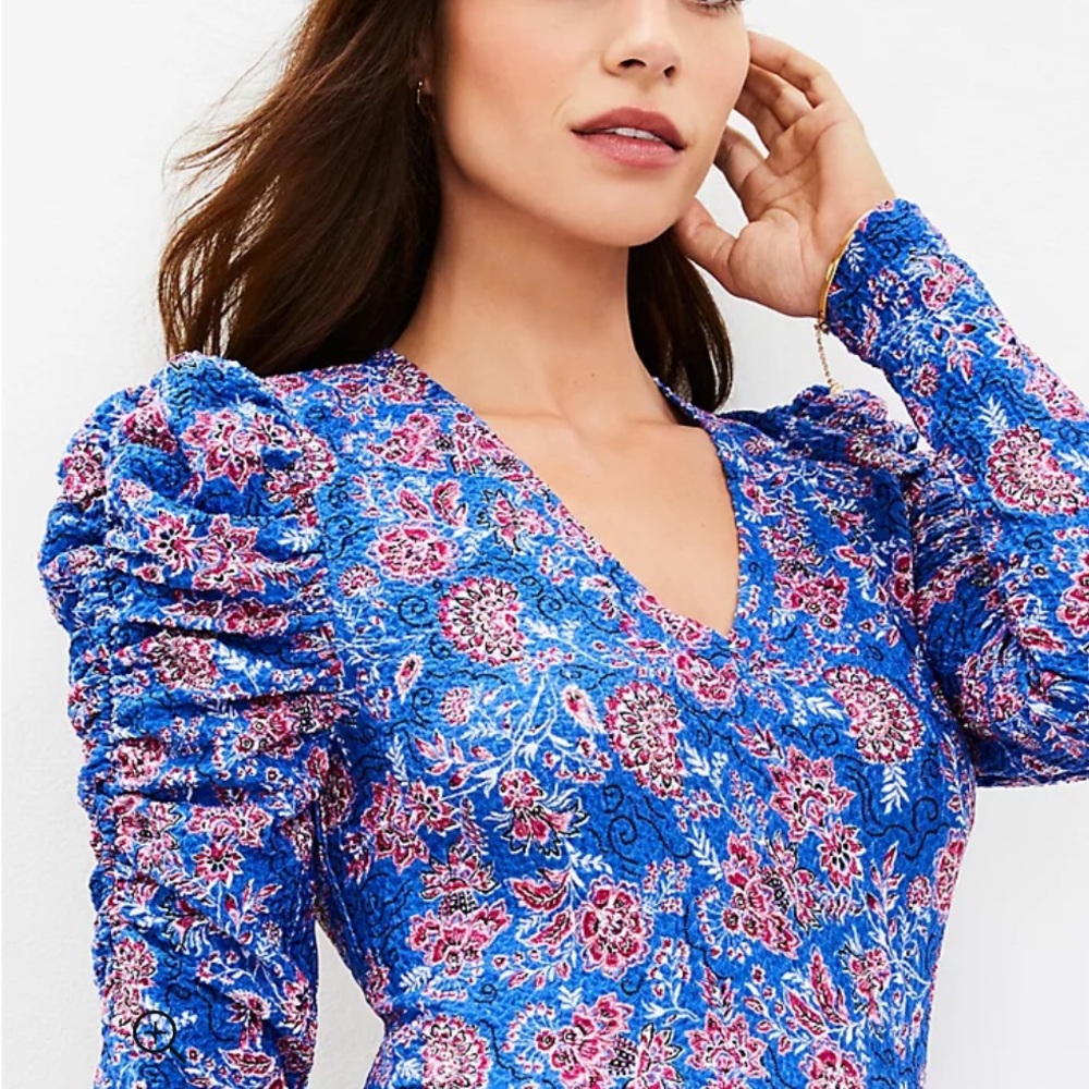 LOFT RUFFLED SHOULDER TOP